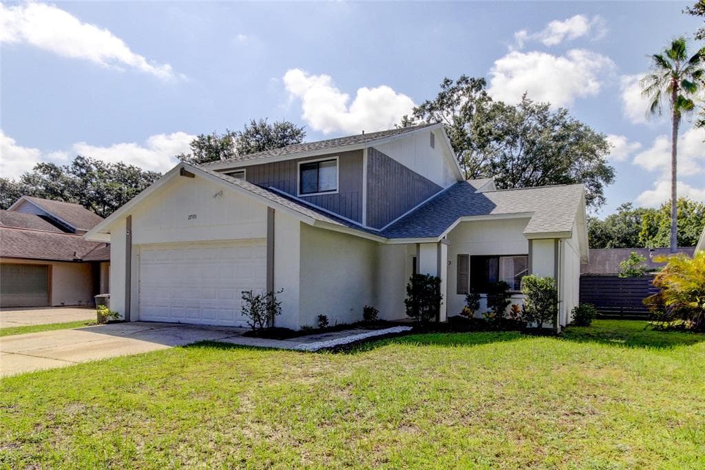 2709 LAKEVILLE DRIVE TAMPA, FL 33618