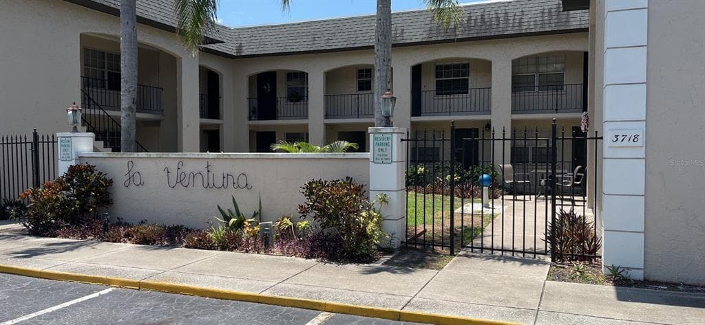 3718 W MCKAY AVENUE UNIT 105 TAMPA, FL 33609
