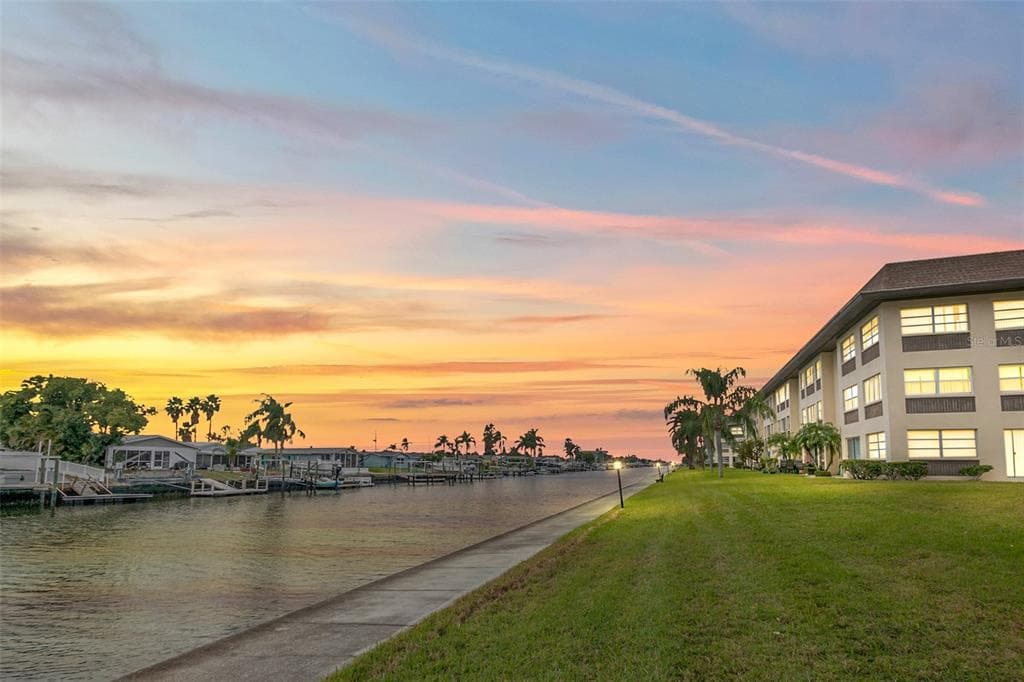 4660 MARINE PARKWAY UNIT 203 NEW PORT RICHEY, FL 34652