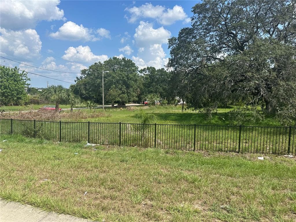 10626 E BAY ROAD GIBSONTON, FL 33534