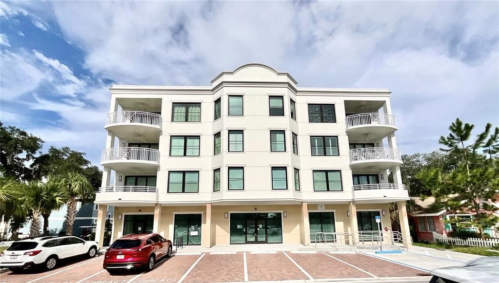 231 2ND STREET S UNIT 304 SAFETY HARBOR, FL 34695