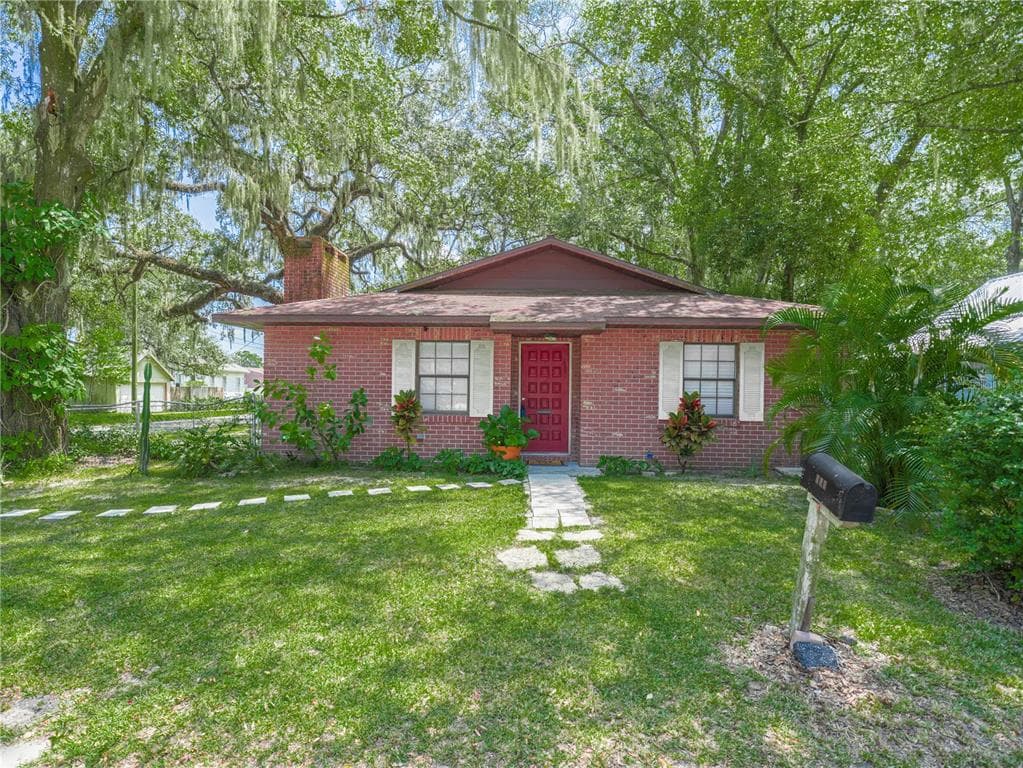 407 E CALHOUN STREET PLANT CITY, FL 33563