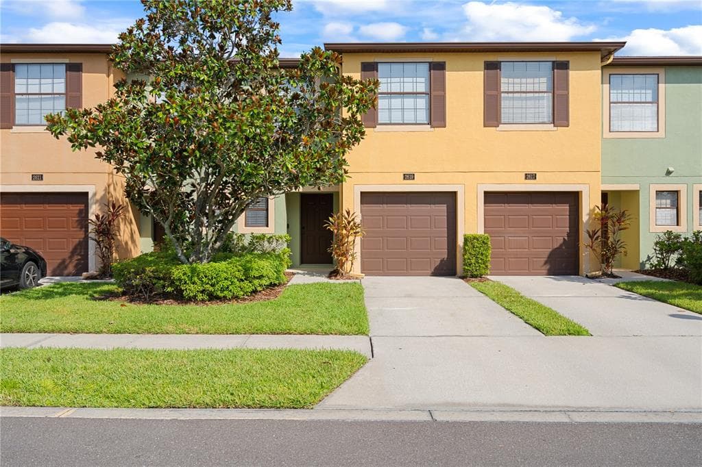 2619 OLEANDER LAKES DRIVE