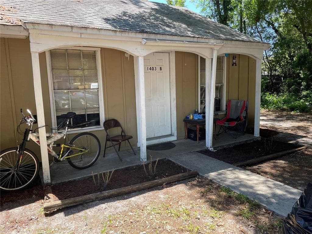 1403 COLLEGE PARK LANE UNIT B TAMPA, FL 33612
