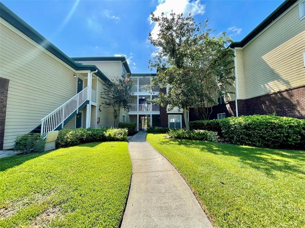 10110 WINSFORD OAK BOULEVARD UNIT 605 TAMPA, FL 33624