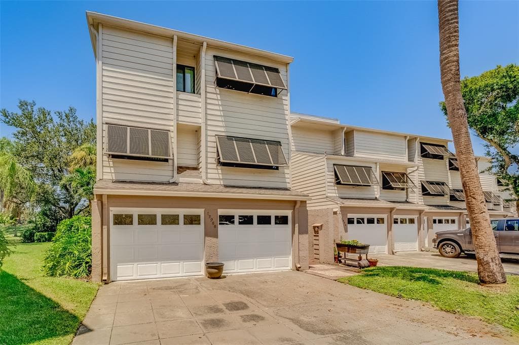 13988 LAKE POINT DRIVE