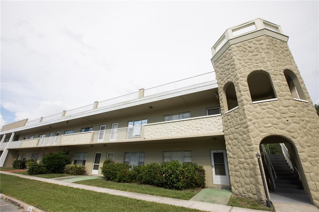 2391 SUMATRAN WAY UNIT 69 CLEARWATER, FL 33763