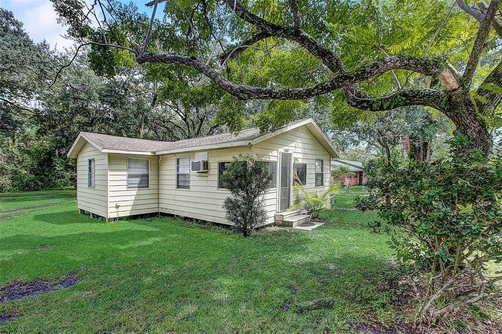 3003 N 76TH STREET TAMPA, FL 33619