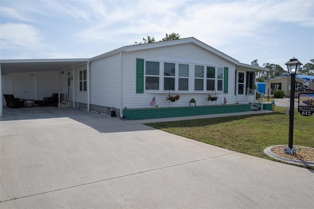 612 LA JOLLA CIRCLE NORTH PORT, FL 34287