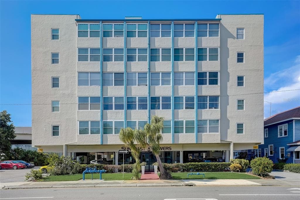 841 4TH AVENUE N UNIT 53 ST PETERSBURG, FL 33701