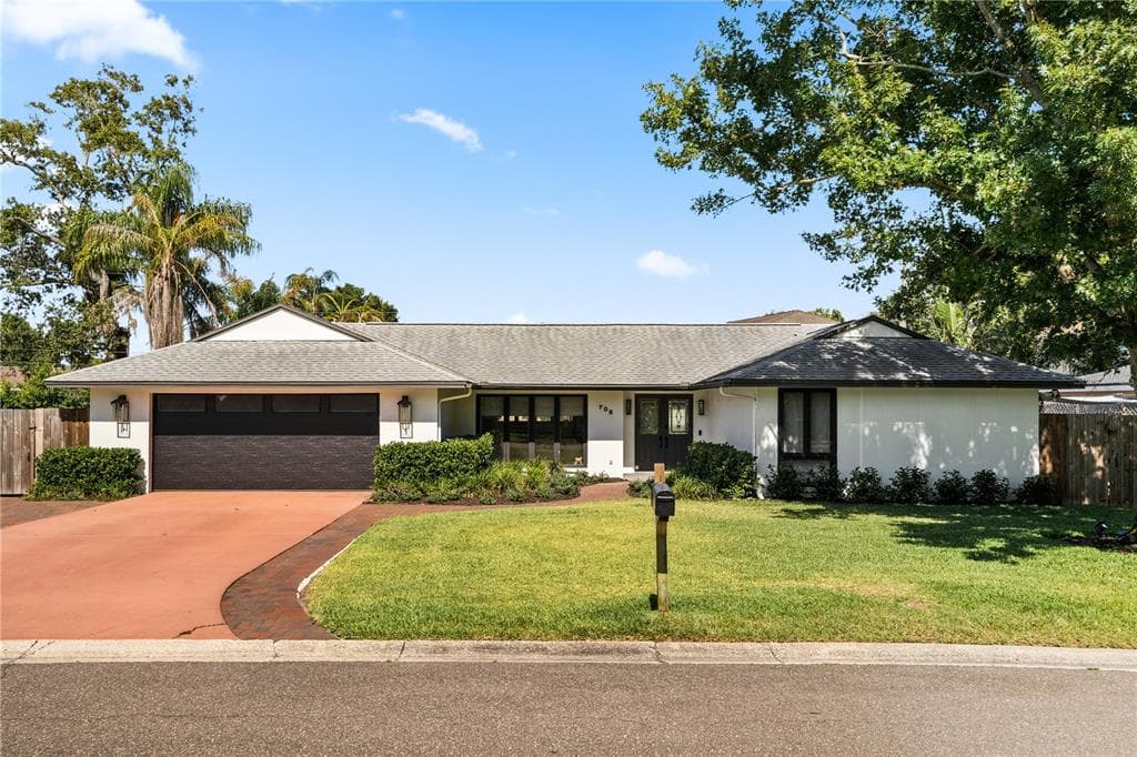 705 KARLYN DRIVE CLEARWATER, FL 33755