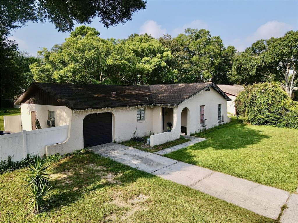 2049 RONALD CIRCLE SEFFNER, FL 33584