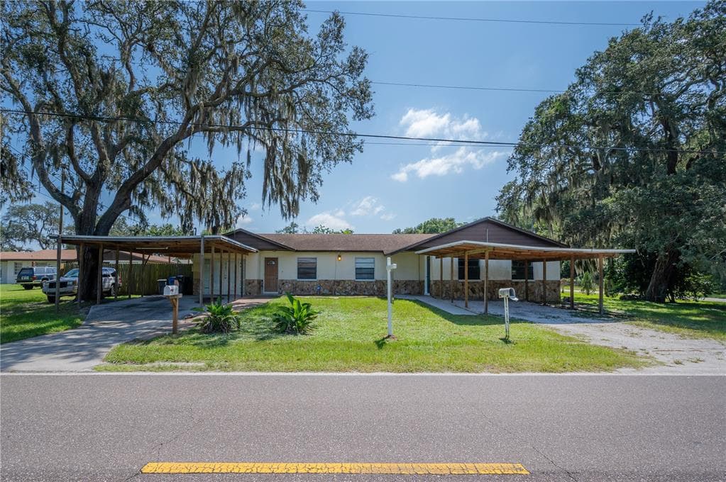 10201 WALKER ROAD THONOTOSASSA, FL 33592