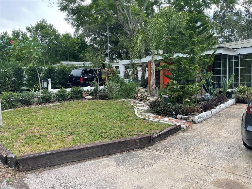 219 MELODY LANE LARGO, FL 33771
