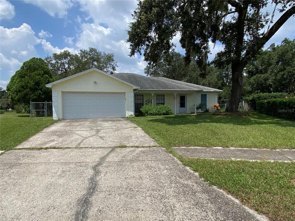 808 SMITH BAY DRIVE BRANDON, FL 33510