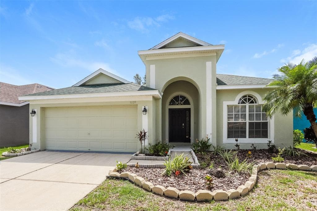 5029 CLOVER MIST DRIVE APOLLO BEACH, FL 33572