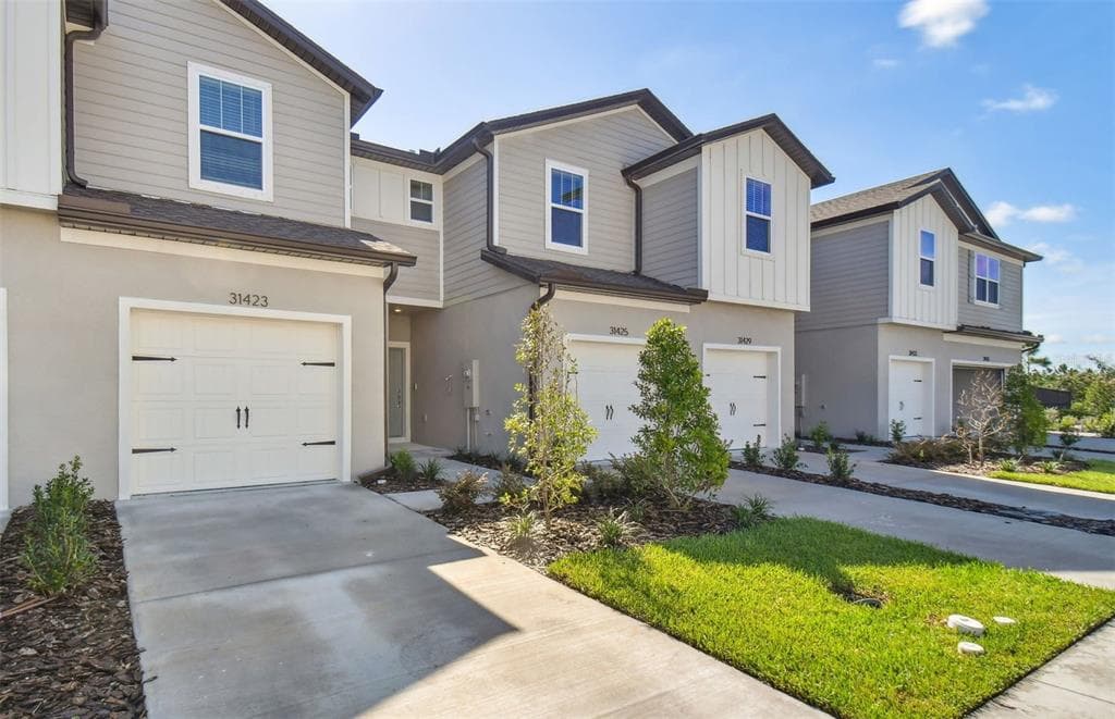5361 ELMVIEW CROSSING WESLEY CHAPEL, FL 33545