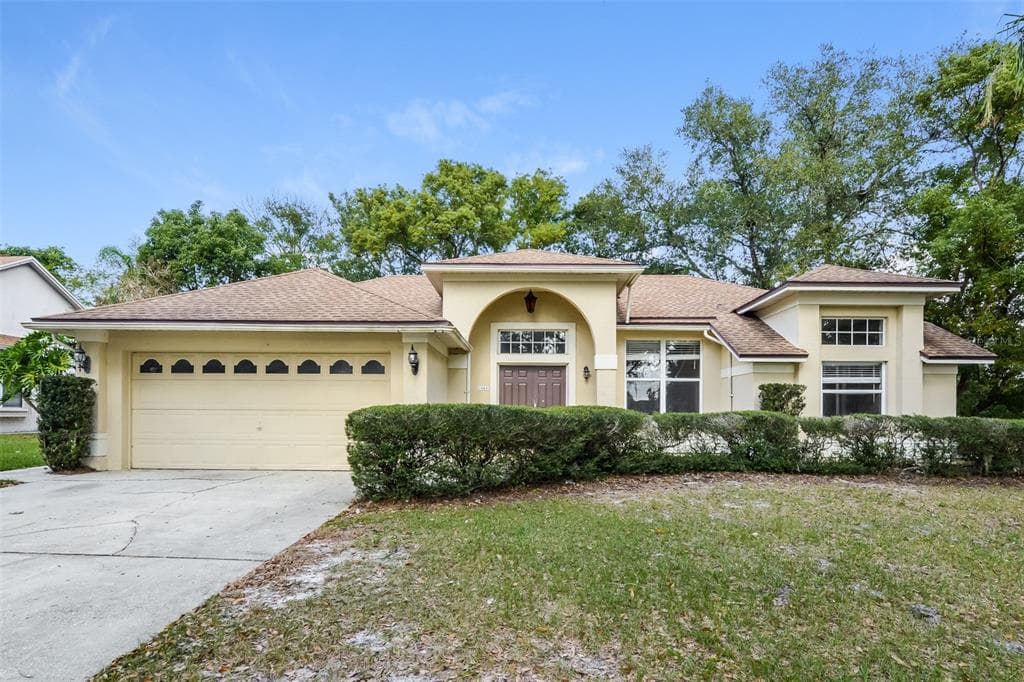 8184 CLOVERGLEN CIRCLE ORLANDO, FL 32818