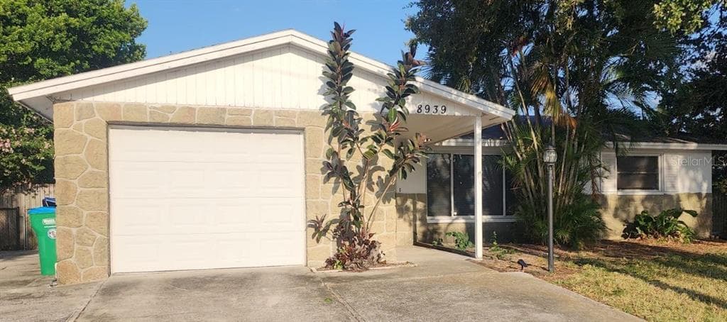 8939 113TH STREET SEMINOLE, FL 33772