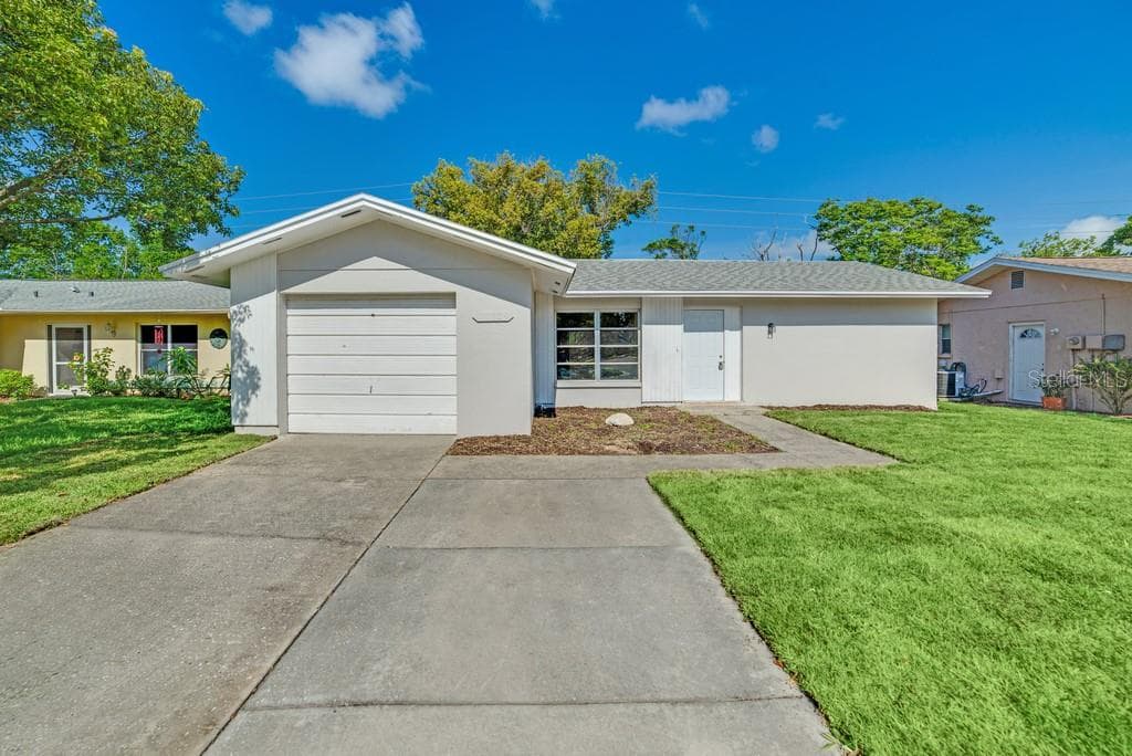 10809 CASA GRANDE AVENUE PORT RICHEY, FL 34668