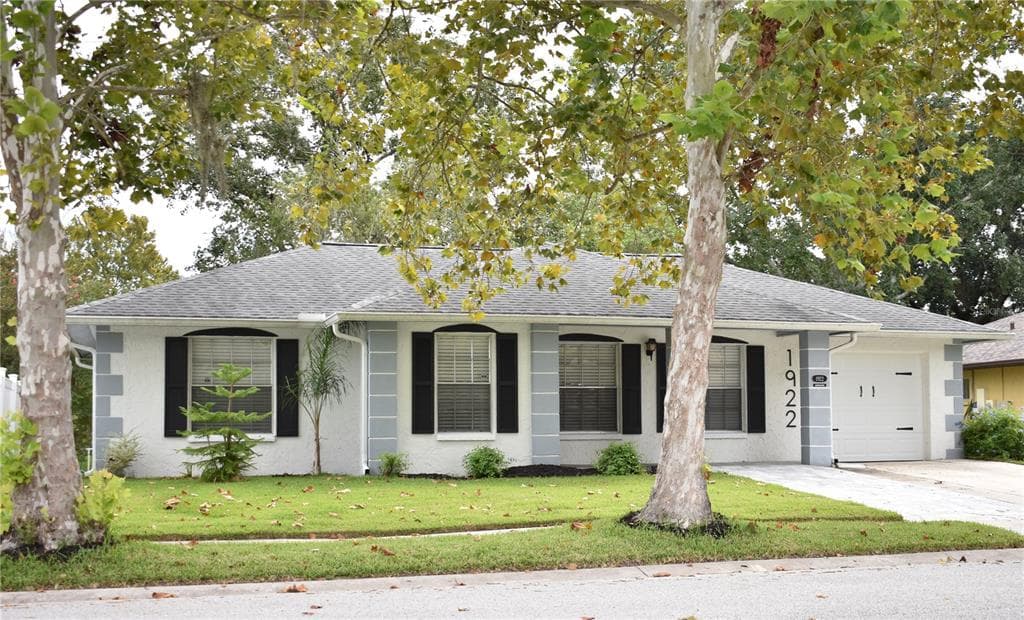 1922 TARPON COURT WESLEY CHAPEL, FL 33543