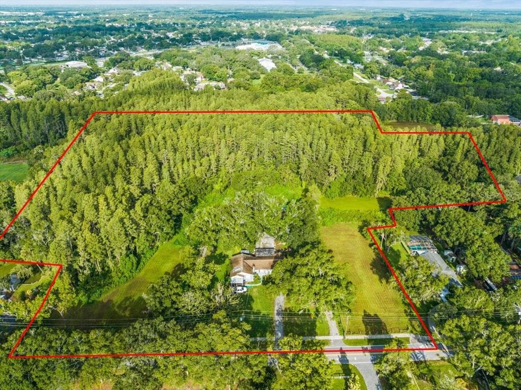 4015 HUDSON LANE TAMPA, FL 33618