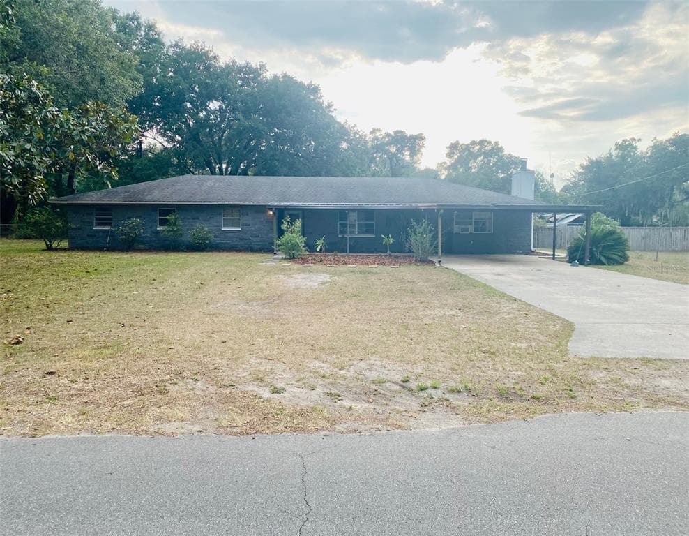 11628 GROVEWOOD AVENUE THONOTOSASSA, FL 33592