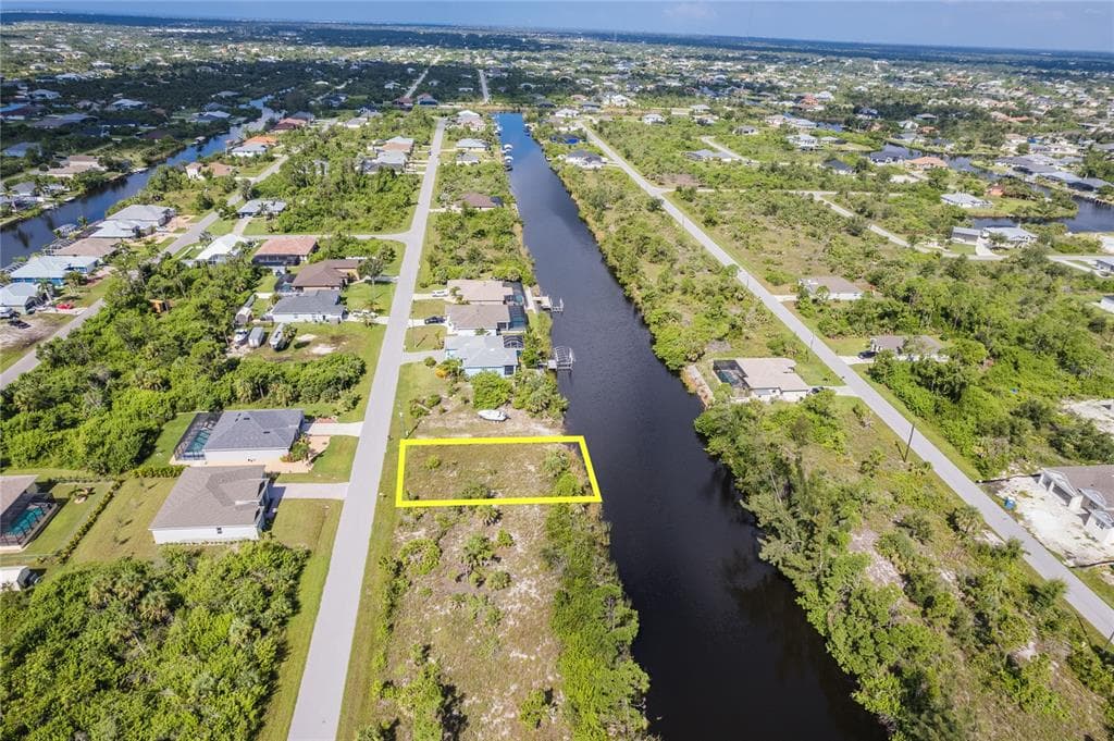 15072 ALDAMA CIRCLE PORT CHARLOTTE, FL 33981