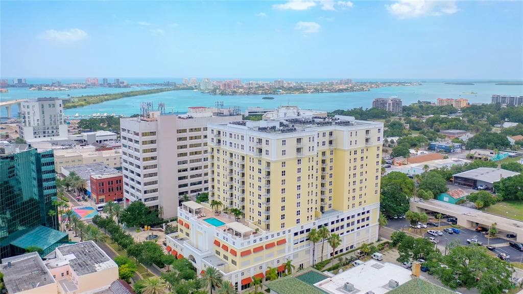 628 CLEVELAND STREET UNIT 1305 CLEARWATER, FL 33755