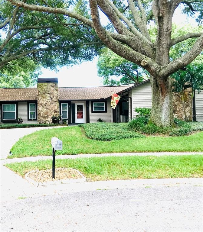 854 TRAILWOOD COURT