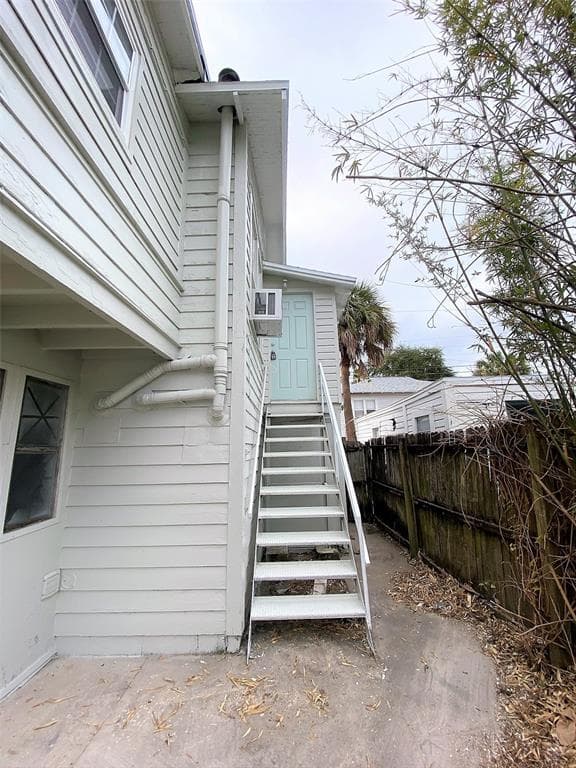 812 N 14TH STREET UNIT A ST PETERSBURG, FL 33705