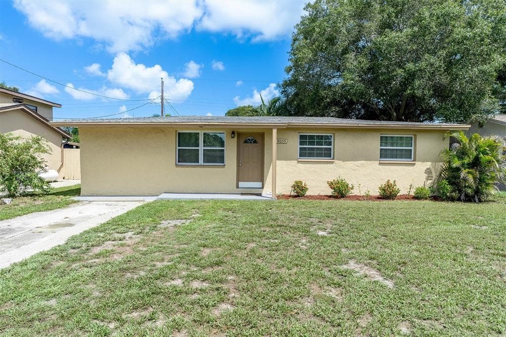9055 DREAM WAY LARGO, FL 33773