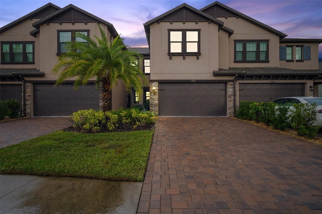 4818 ISOLA COURT WESLEY CHAPEL, FL 33543