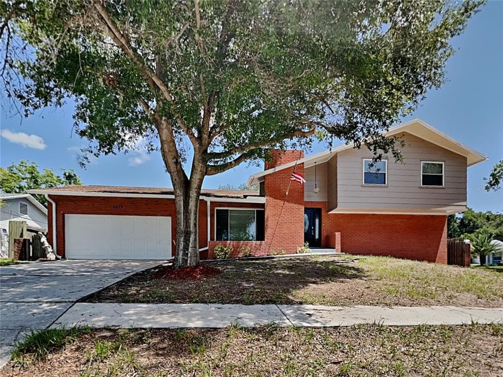 2213 KINGSWOOD LANE BRANDON, FL 33511