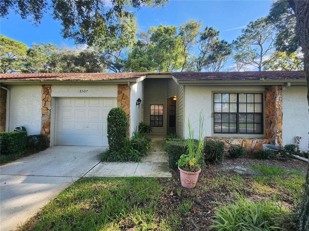 6597 BRAMBLELEAF DRIVE SPRING HILL, FL 34606