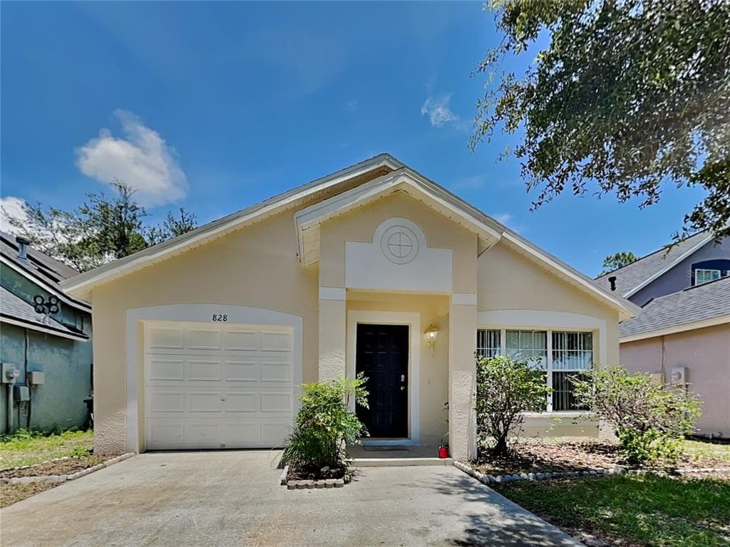 828 CAPE COD CIRCLE VALRICO, FL 33594