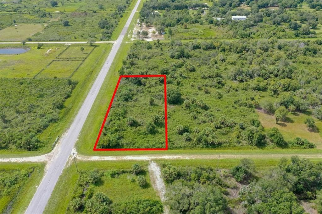 19214 NW 266TH STREET OKEECHOBEE, FL 34972