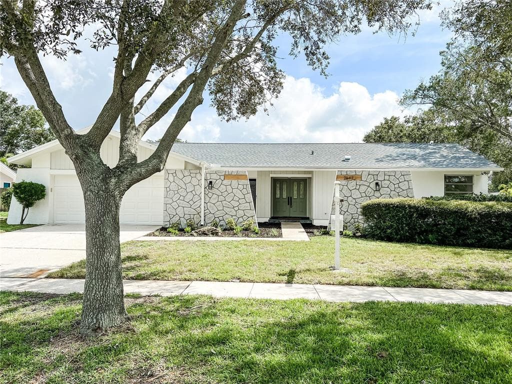 2647 CLUBHOUSE DRIVE N