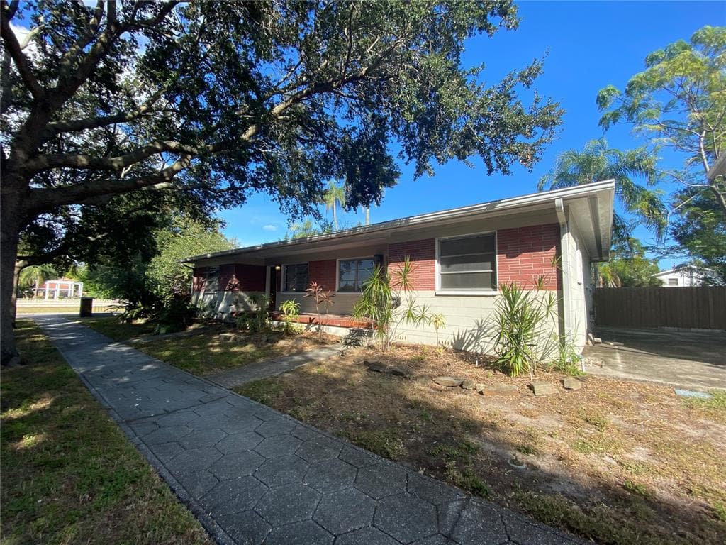 1225 3RD STREET N ST PETERSBURG, FL 33701