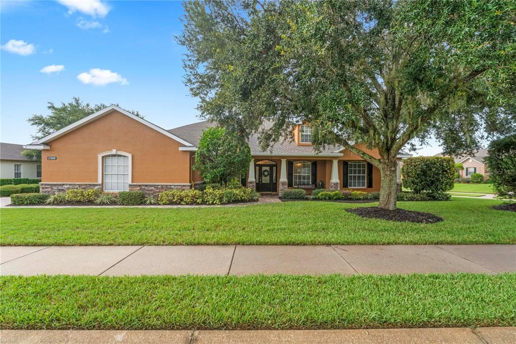 1950 VIEWPOINT LANDINGS ROAD LAKELAND, FL 33810