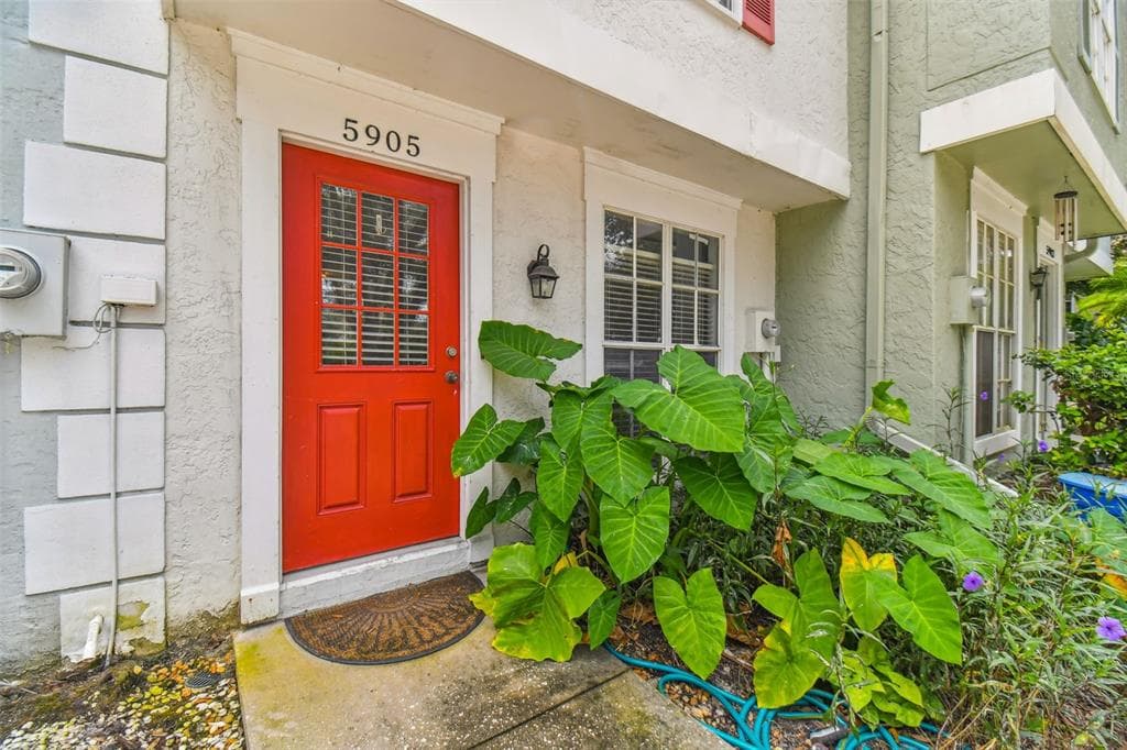 5905 GRANDVILLE DRIVE TEMPLE TERRACE, FL 33617