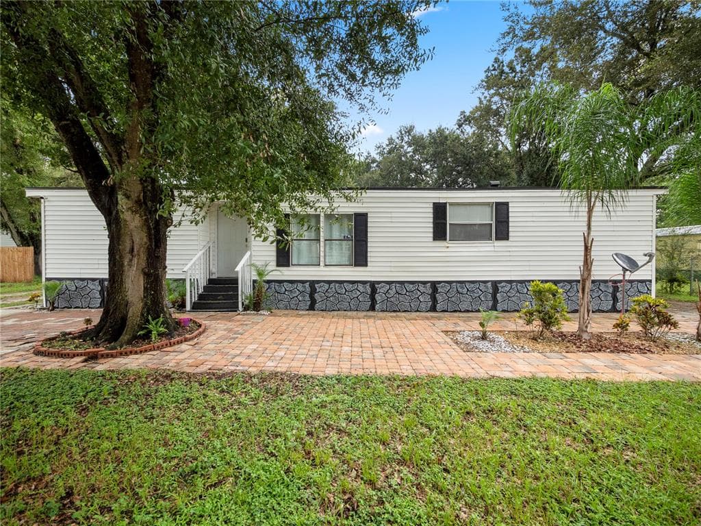 304 TEMPLE COURT WINTER HAVEN, FL 33880