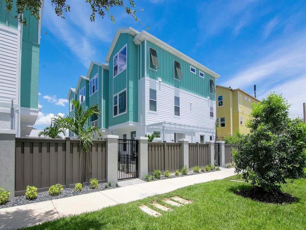 2823 1ST AVENUE S ST PETERSBURG, FL 33712