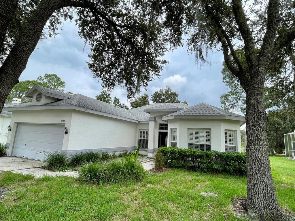 9605 NORCHESTER CIRCLE TAMPA, FL 33647