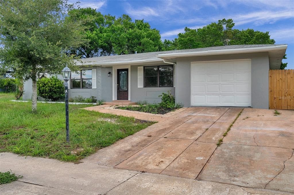 1078 STILLWATER AVENUE SPRING HILL, FL 34606