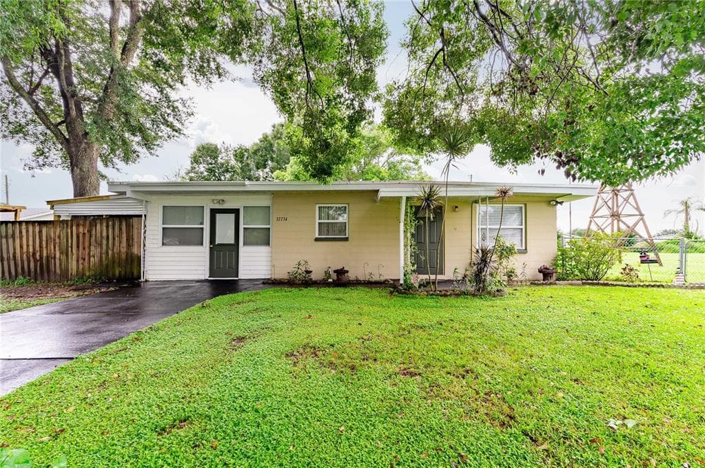 37734 HART CIRCLE ZEPHYRHILLS, FL 33542