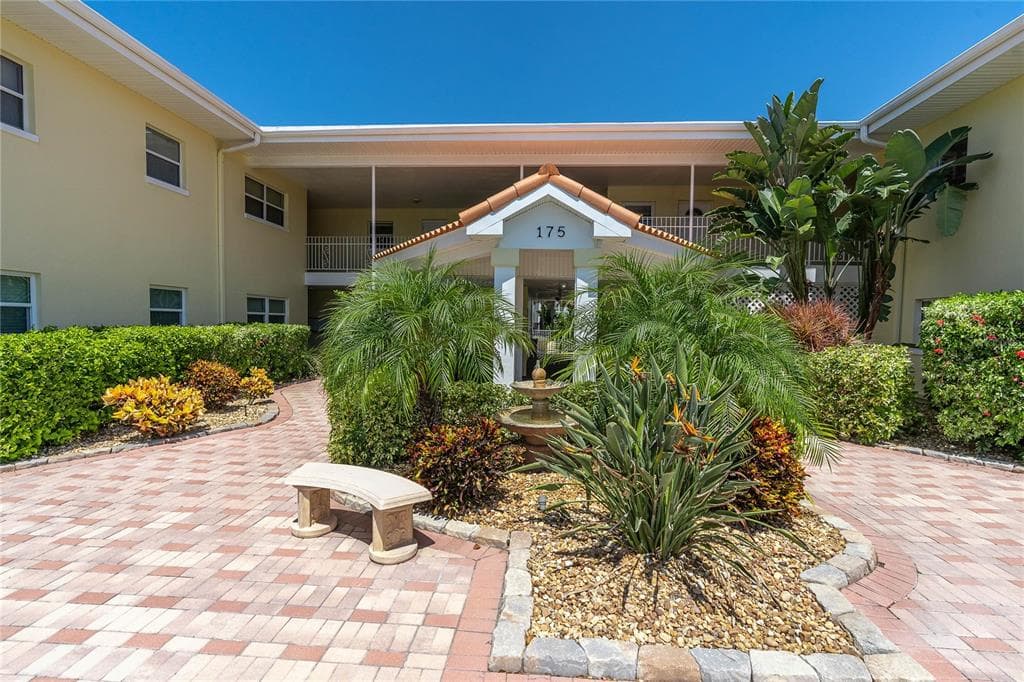 175 55TH AVENUE UNIT 206 ST PETE BEACH, FL 33706