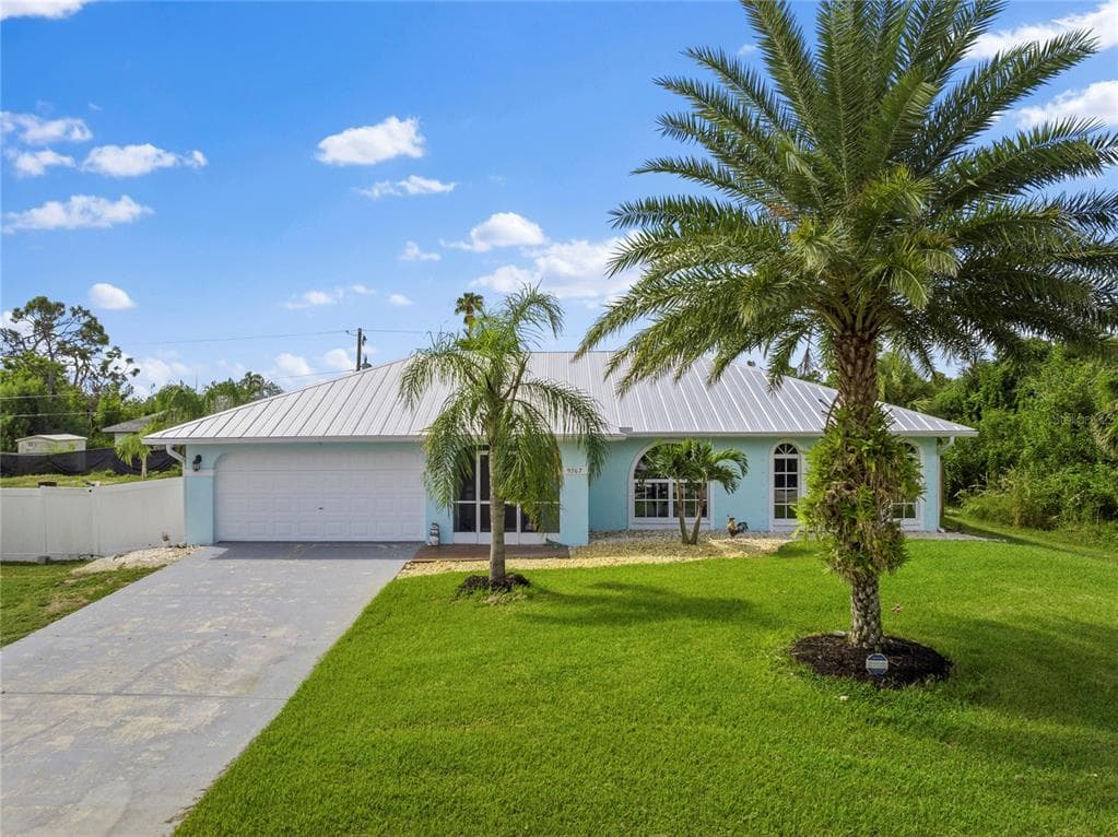 9267 CHARMS AVENUE ENGLEWOOD, FL 34224