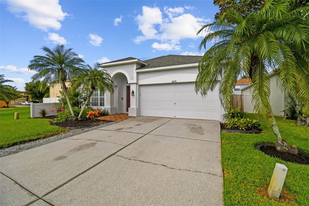 4525 GATEWAY BOULEVARD WESLEY CHAPEL, FL 33544