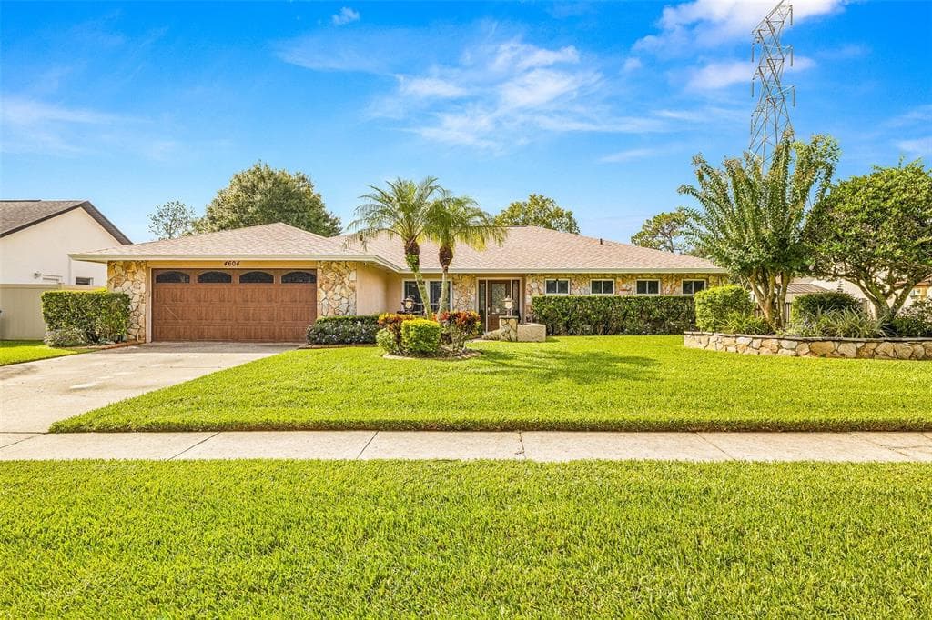 4604 NETHERWOOD DRIVE TAMPA, FL 33624